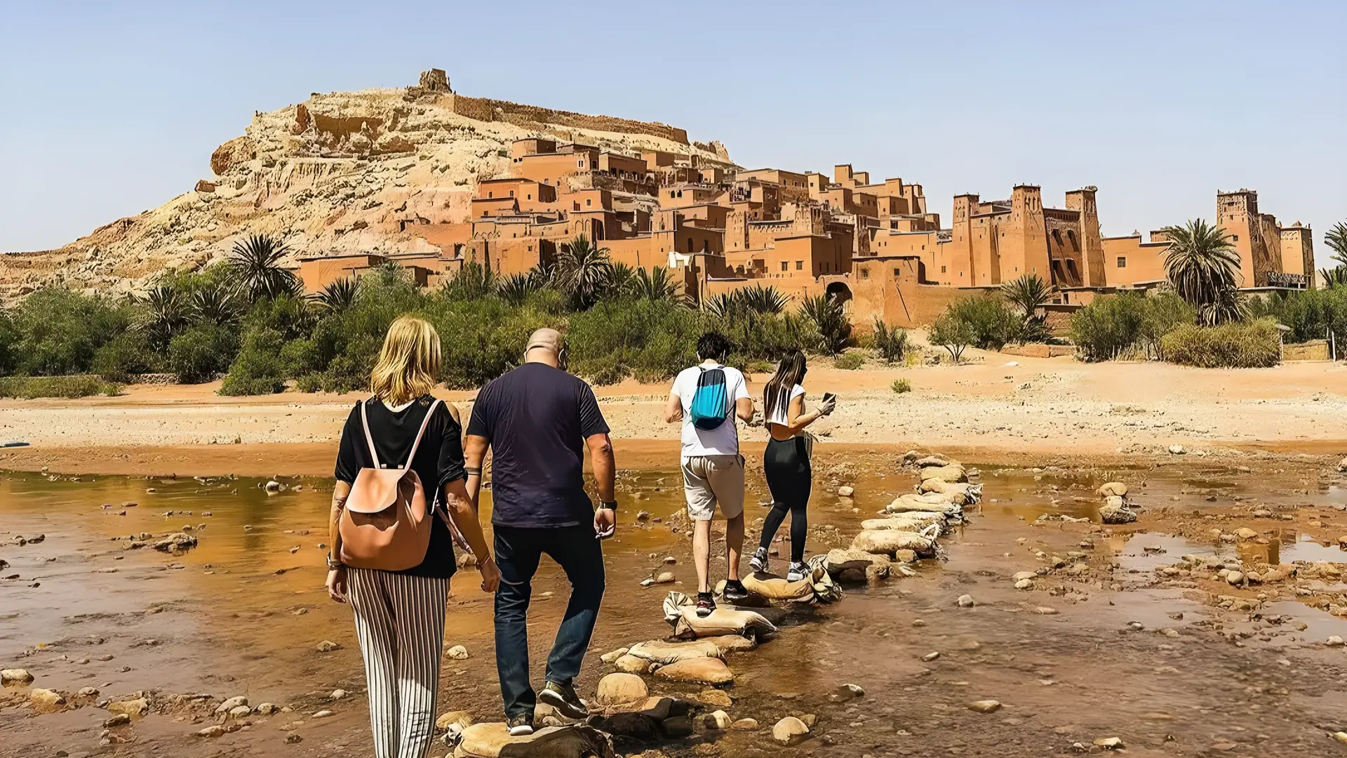 Experiencias en el desierto de Marruecos 1 aitbenhaddou-viajeros