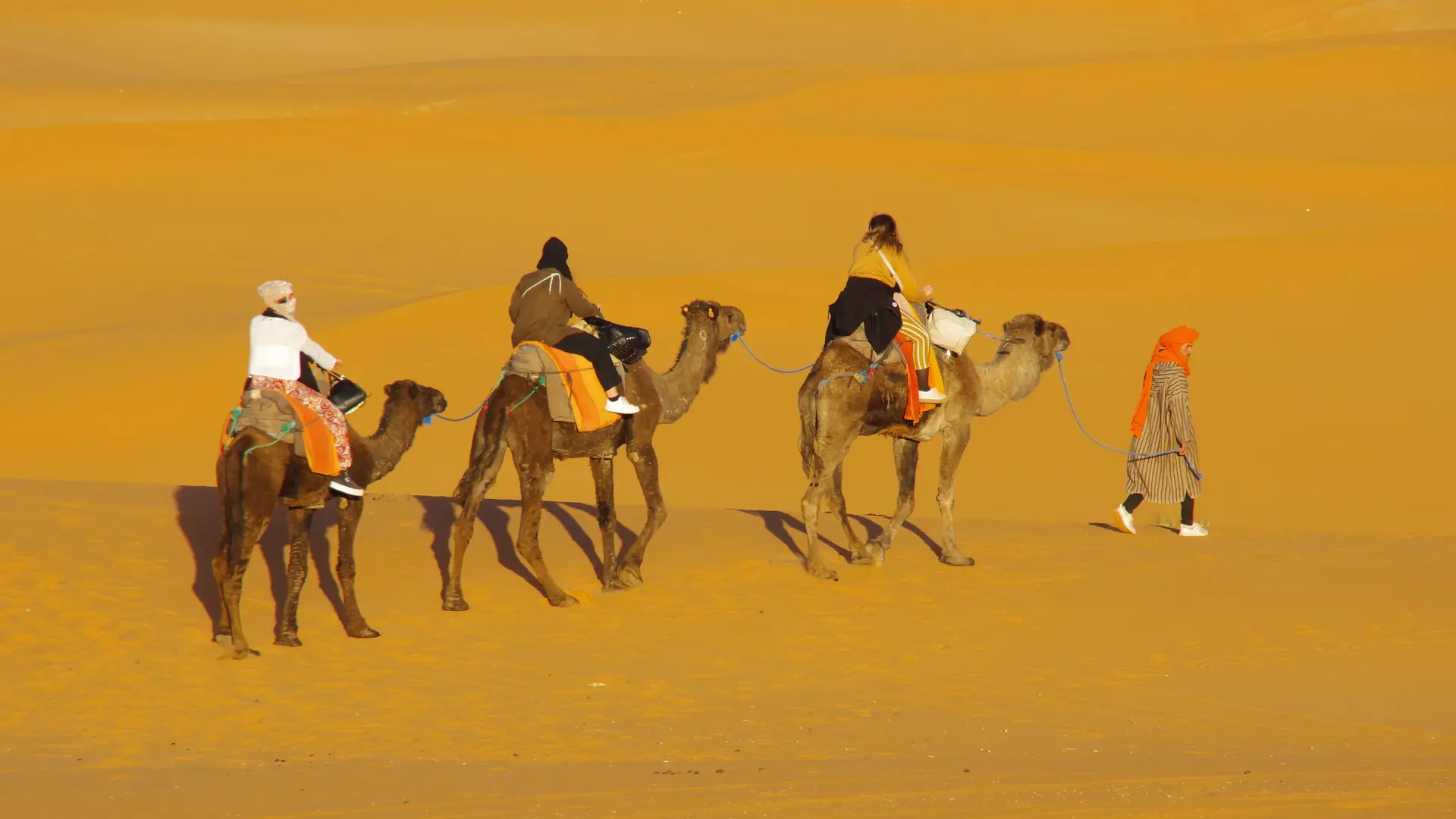 Tour de 2 días a Merzouga desde Marrakech | Viaje al Desierto 2 Tour 2 Días Marrakech a Merzouga