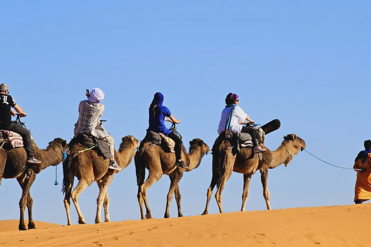 paseo-en-camello-desierto - Tour 3 Días Marrakech a Merzouga