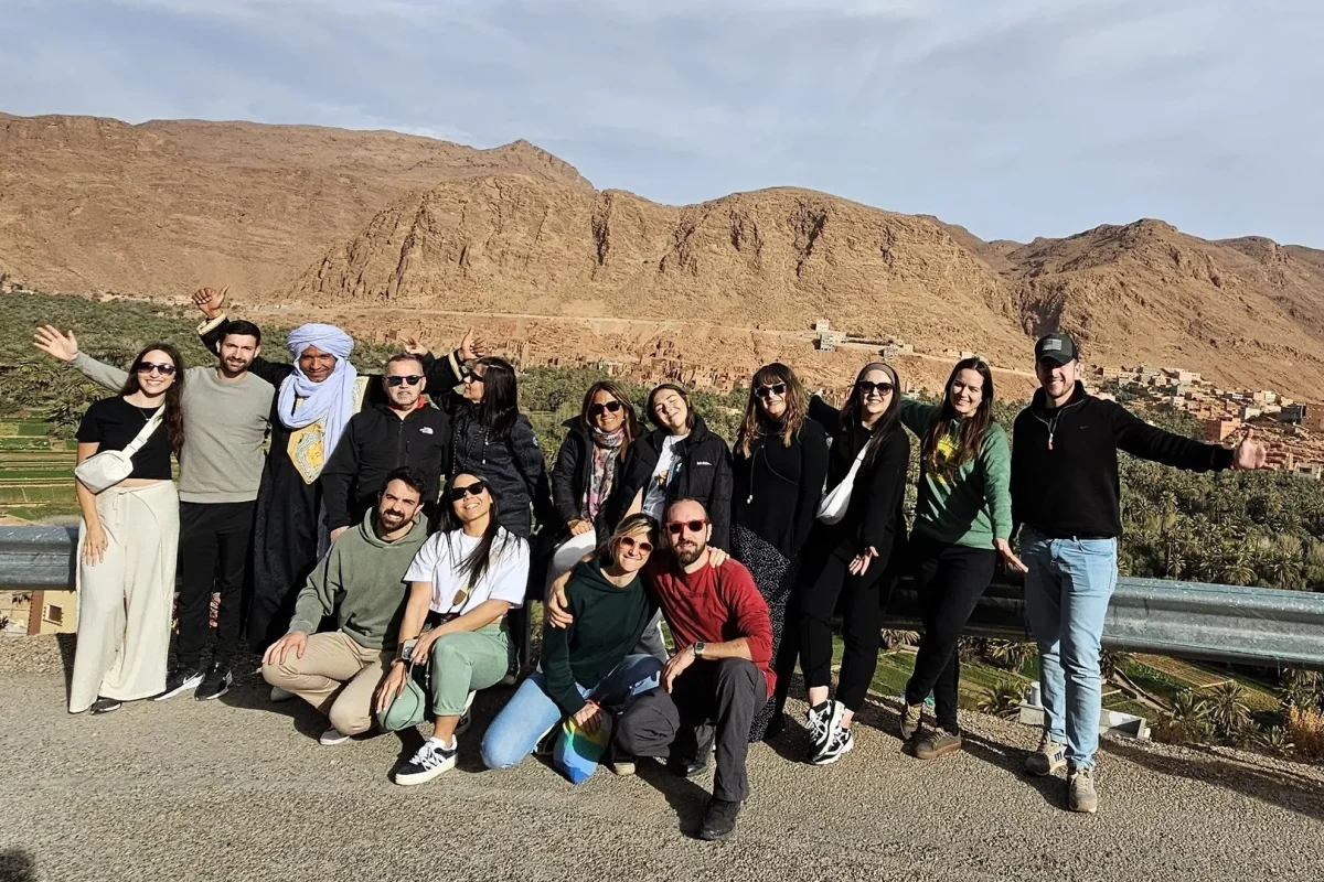 tourists-en-marruecos-desierto